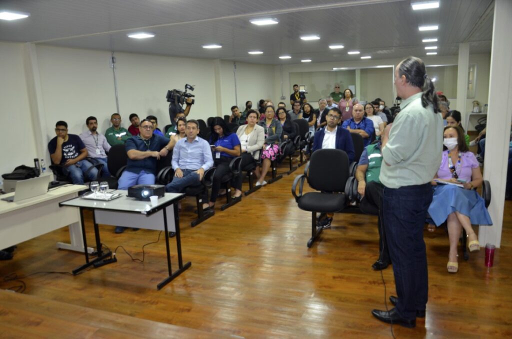 MESA REDONDA IPAAM JOSE NARBAES 3 1024x678